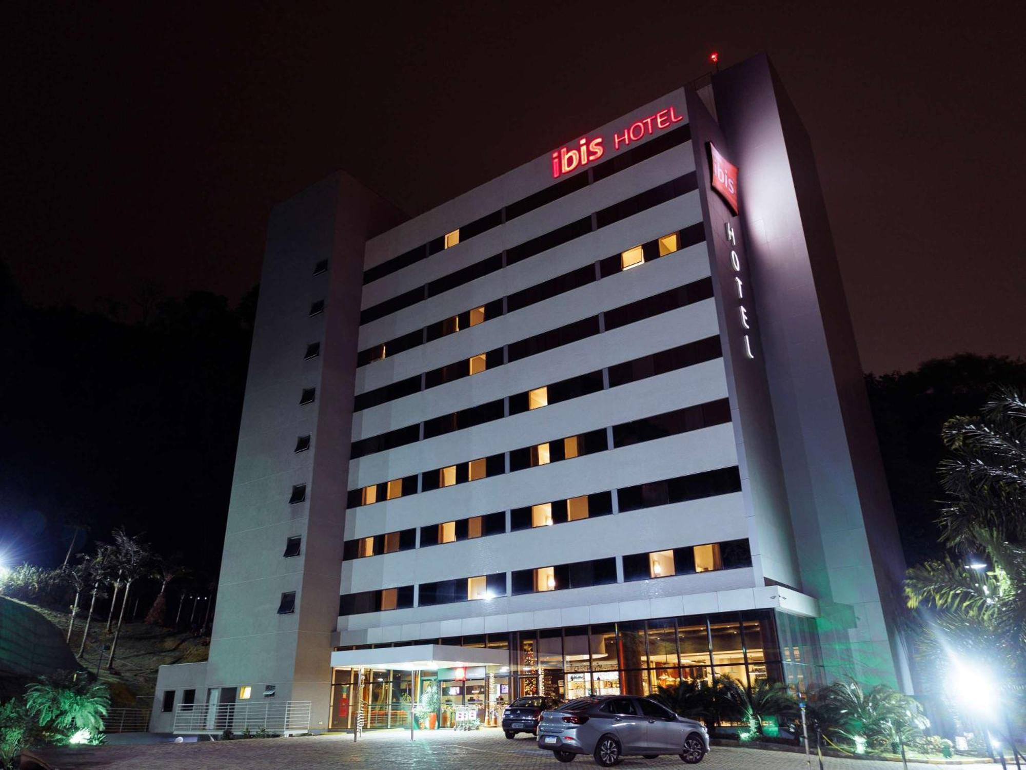 Отель Ibis Жуис-ди-Фора Экстерьер фото
